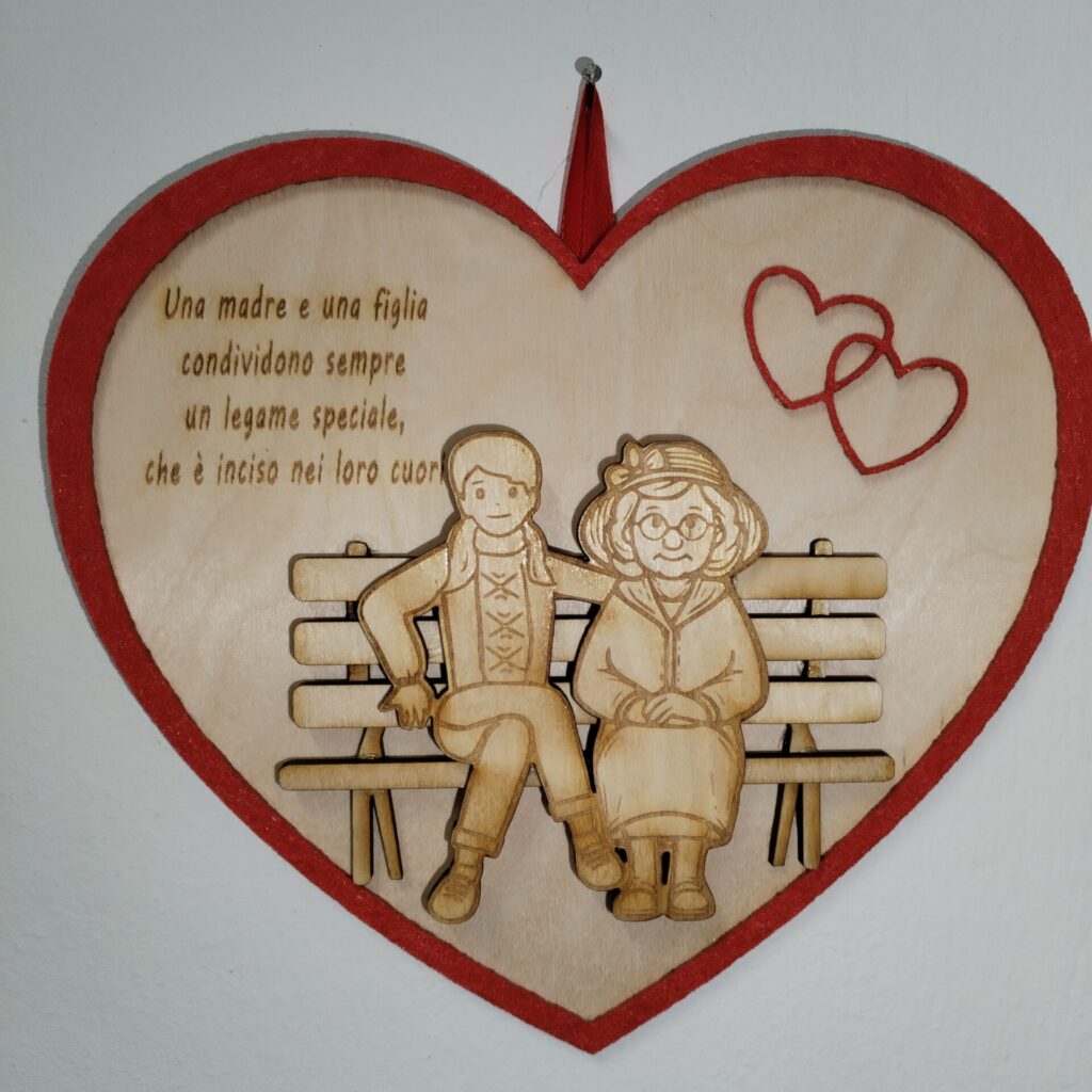 cuore in legno e feltro rosso mamma e figliacon frase personalizzata