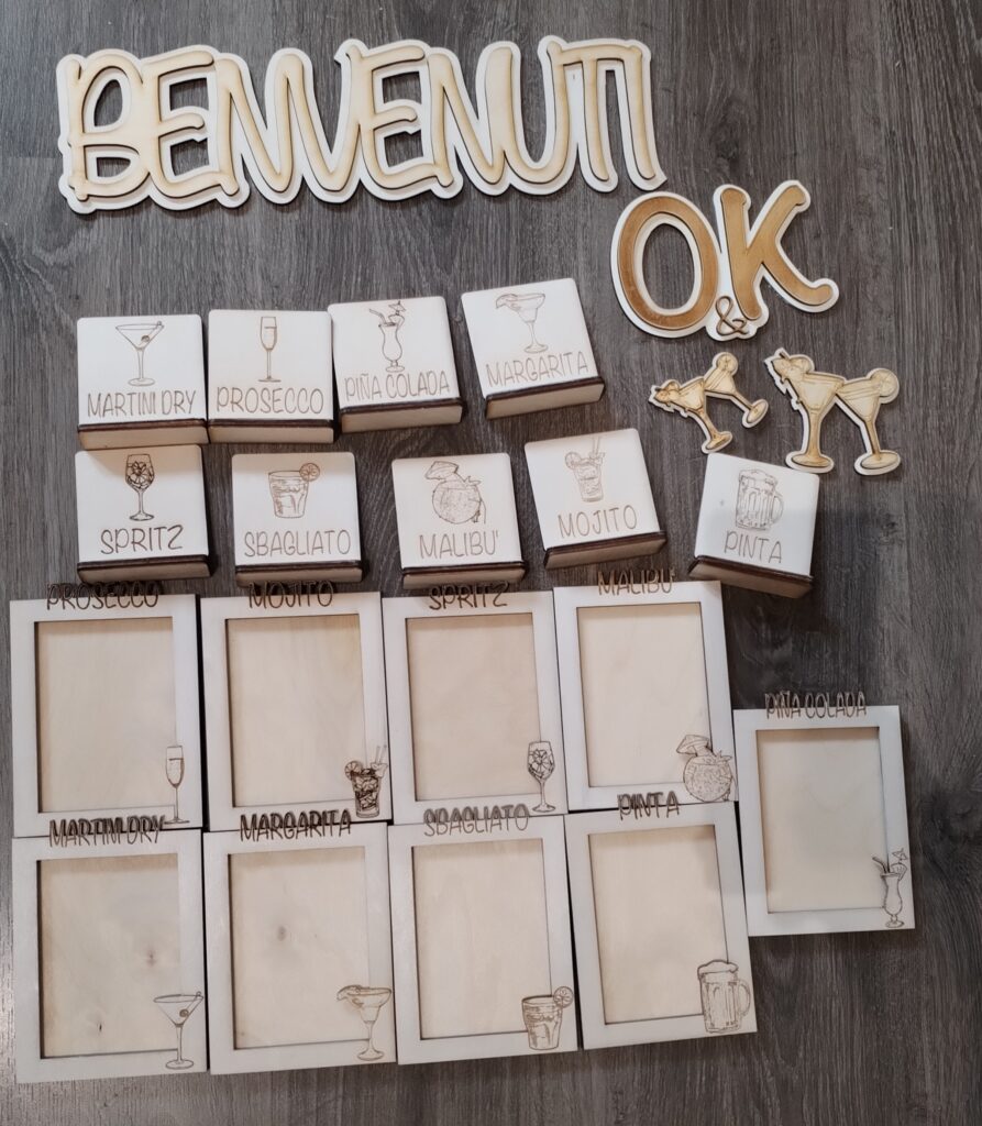 scritte cornici e segna tavoli per tableau