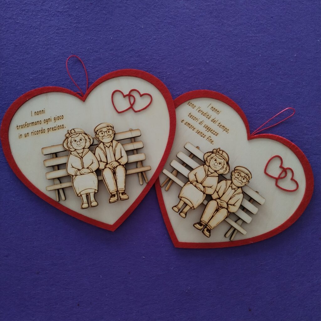 cuore in legno e feltro rosso nonni con frase personalizzata