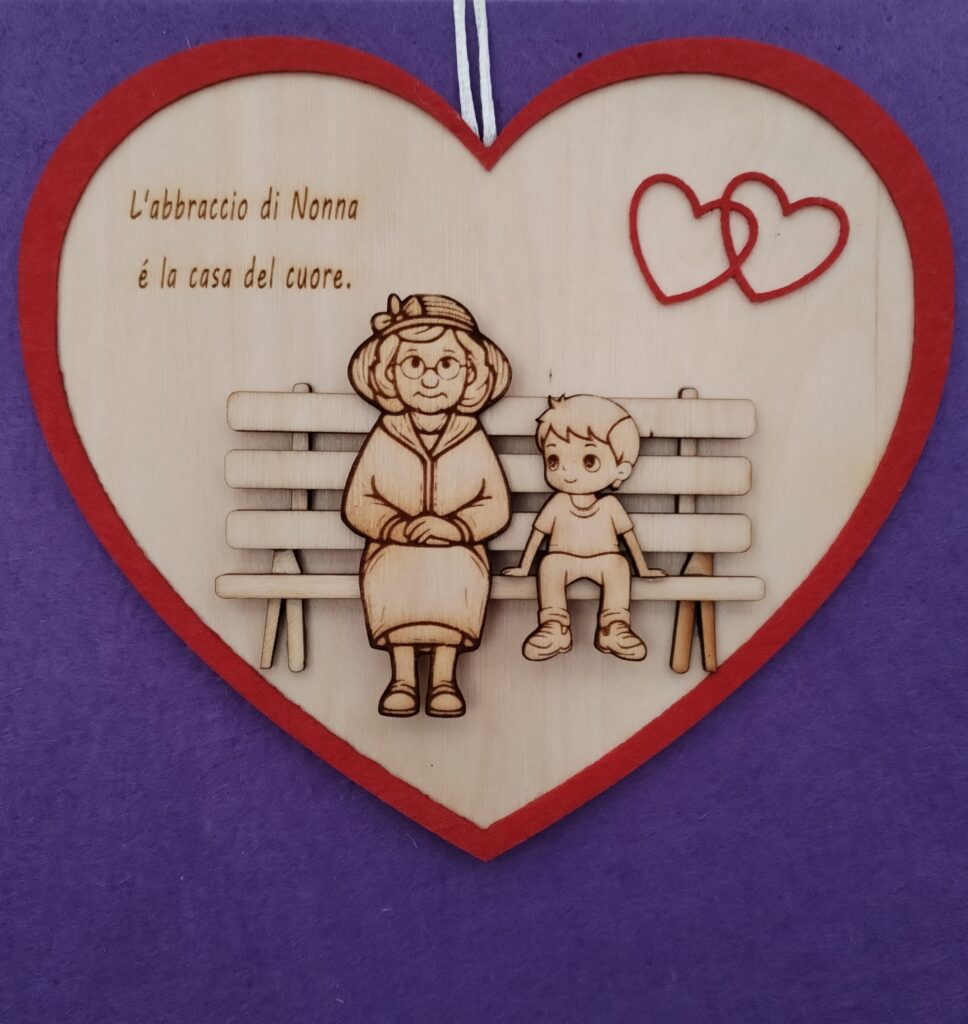 cuore in legno e feltro rosso nonna e nipote con frase personalizzata